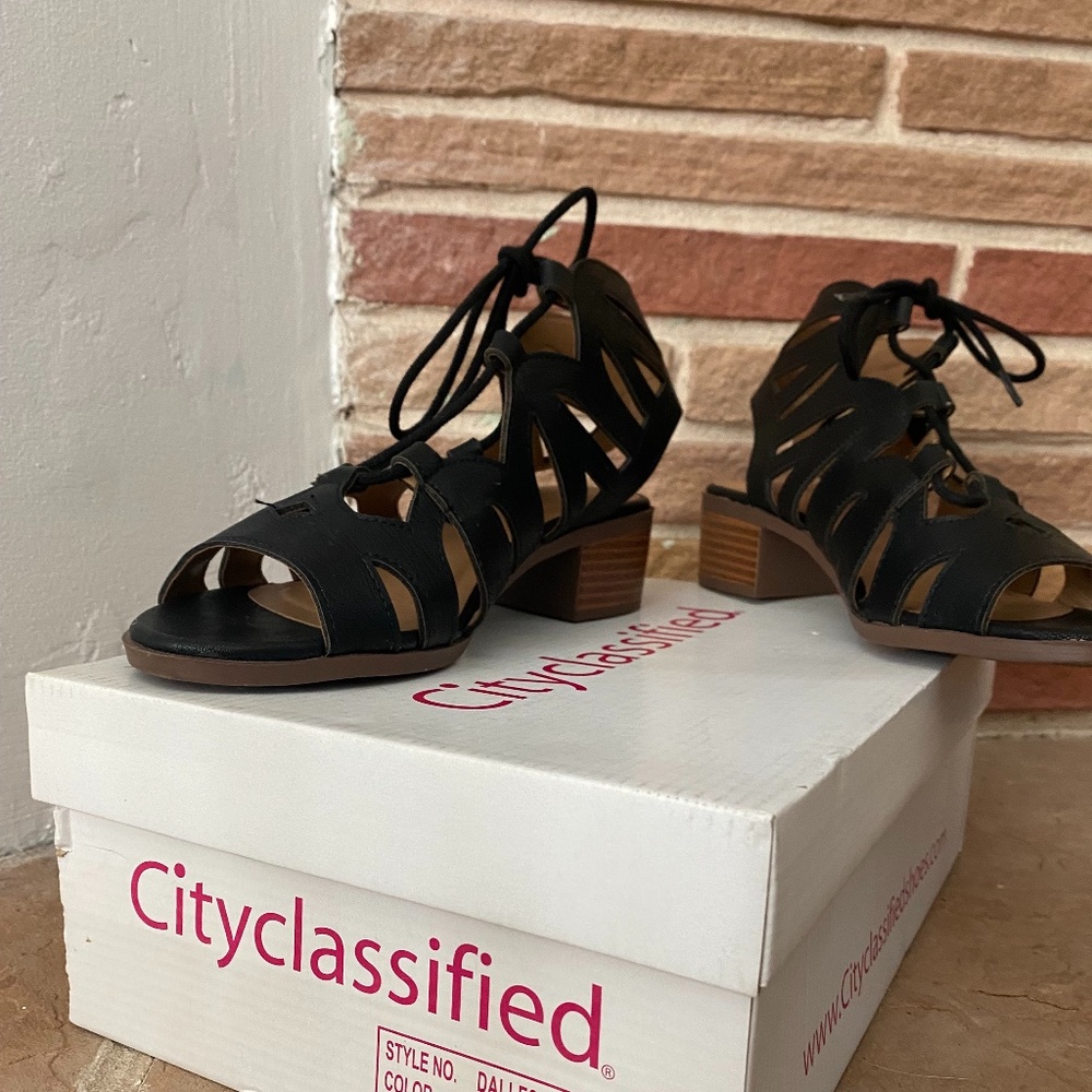 Dalles-S Lace-Up Sandal Black